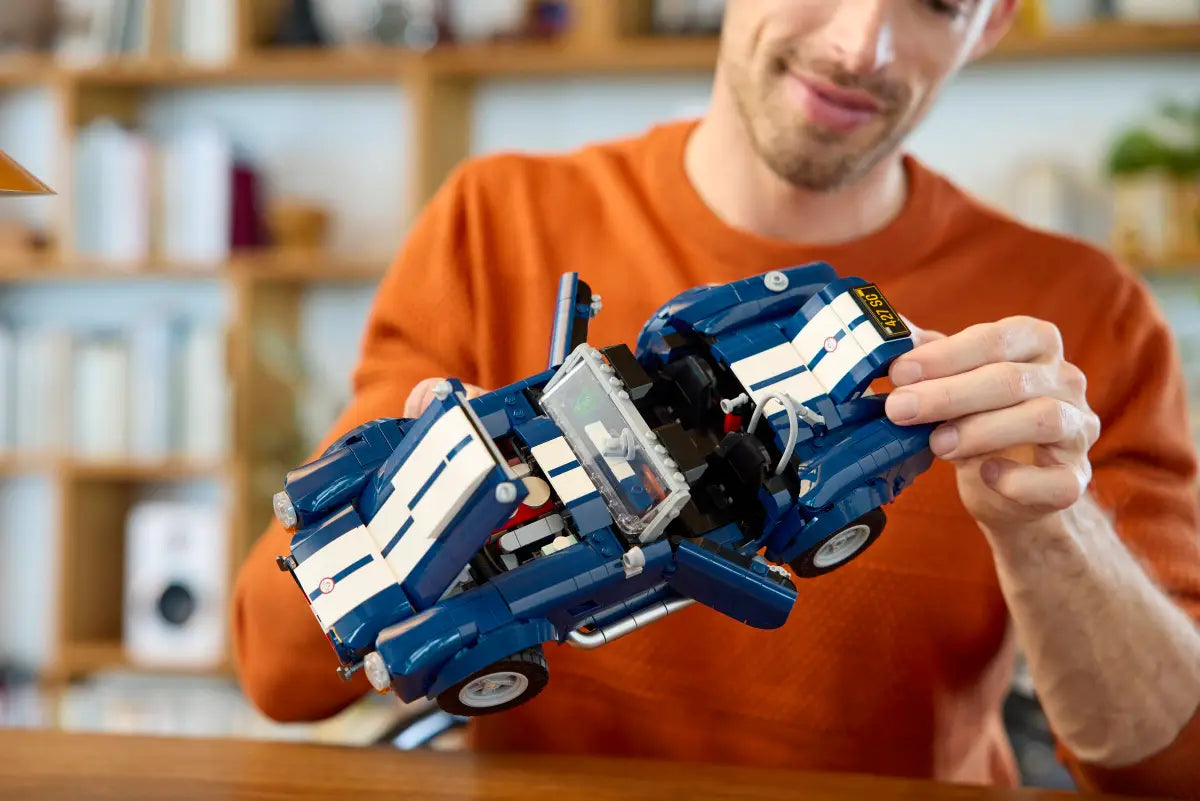 LEGO® Shelby Cobra 427 S/C – ICONS Serisi Yapım Seti