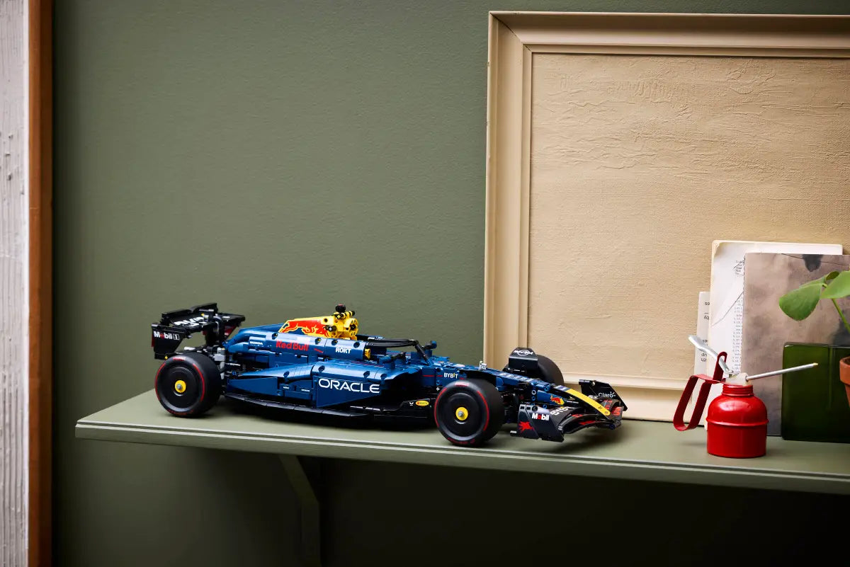 LEGO® Oracle Red Bull Racing RB20 – Formula 1 Tutkunları İçin Detaylı Yarış Aracı