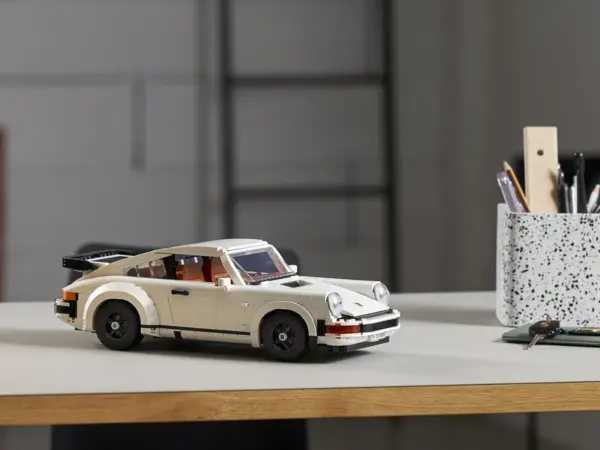 LEGO® Porsche 911 (10295) – Koleksiyonluk Yapım Seti - Görsel 16