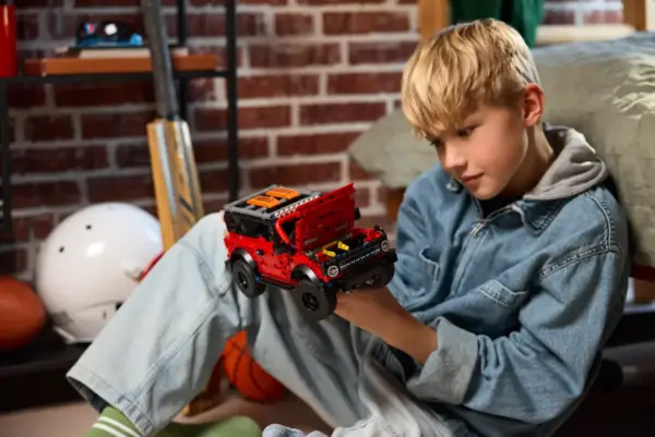 LEGO® Ford Bronco Raptor – SUV Tutkunlarına Özel Off-Road Canavarı - Görsel 9