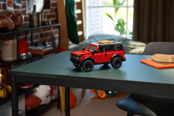 LEGO® Ford Bronco Raptor – SUV Tutkunlarına Özel Off-Road Canavarı - Görsel 11